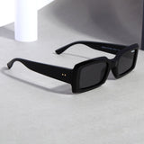 Victoria. Black Polarized Rectangle Sunglasses